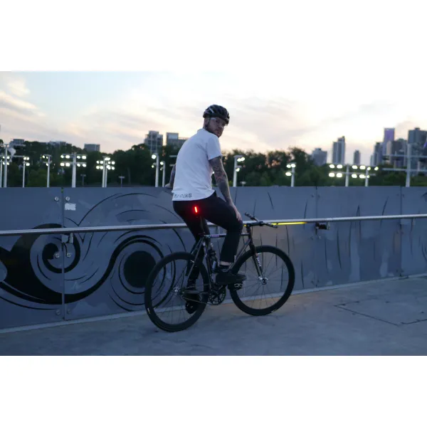 Мигалка задня Knog Plus Rear 20 Lumens Black