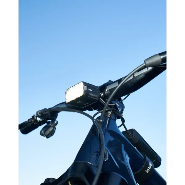 Фара Knog Blinder X 1800 + 10,000 mAh Battery