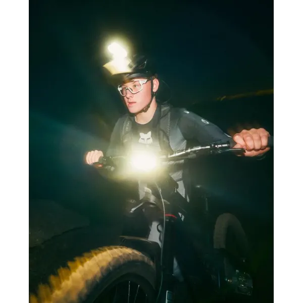 Фара Knog Blinder X 2300 + 10,000 mAh Battery