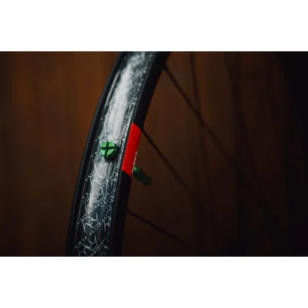Ніпелі Peaty's x Chris King Tubeless Valves, 42mm, Black