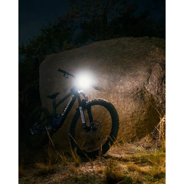 Фара Knog Blinder X 2300 + 10,000 mAh Battery
